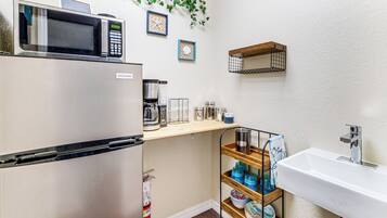 Apartment (0 Bedroom) | Interior