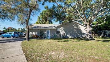 Apartment (0 Bedroom) | Interior