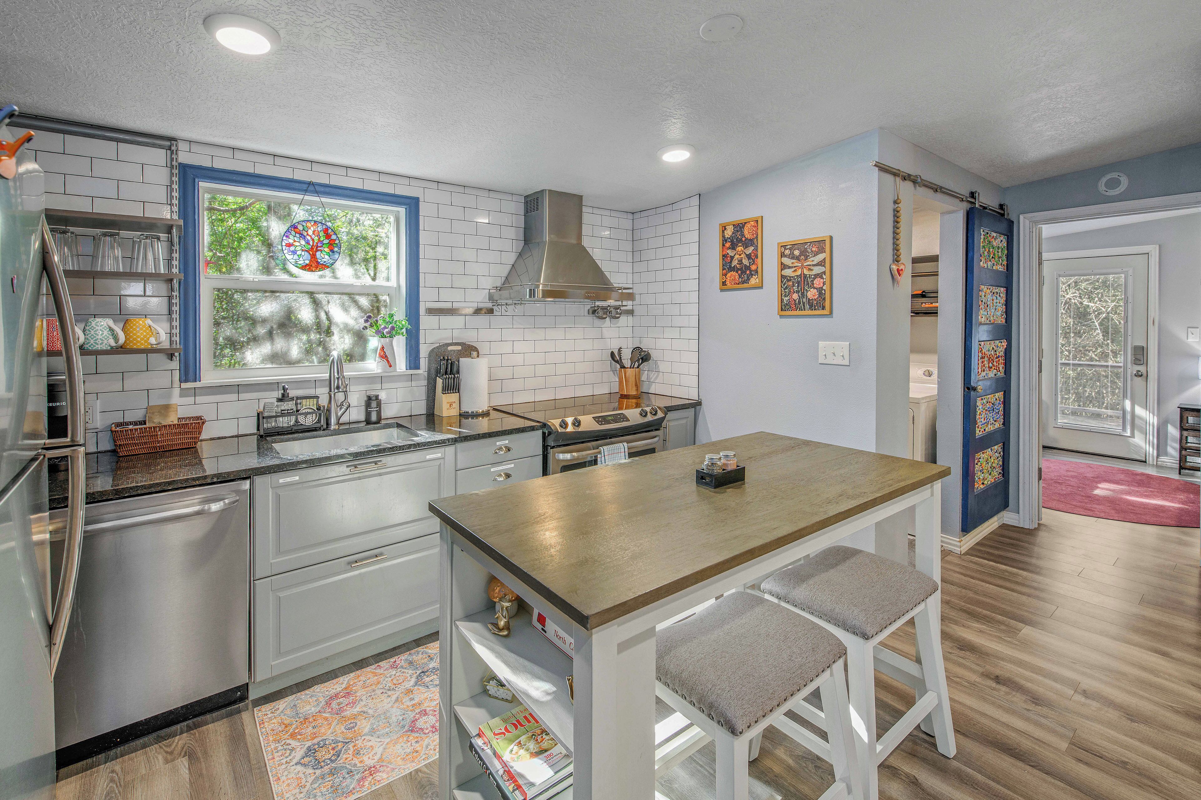 المنشأة من الداخل