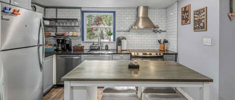 House (2 Bedrooms) | Interior