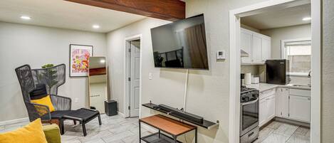 Apartment (2 Bedrooms) | Front of property