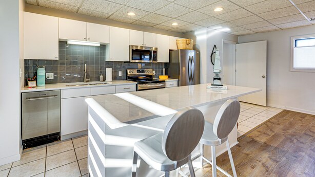 Interior - Between Restaurant & Brewery! Chic Perrysburg Apt (Perrysburg)