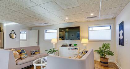 Between Restaurant & Brewery! Chic Perrysburg Apt