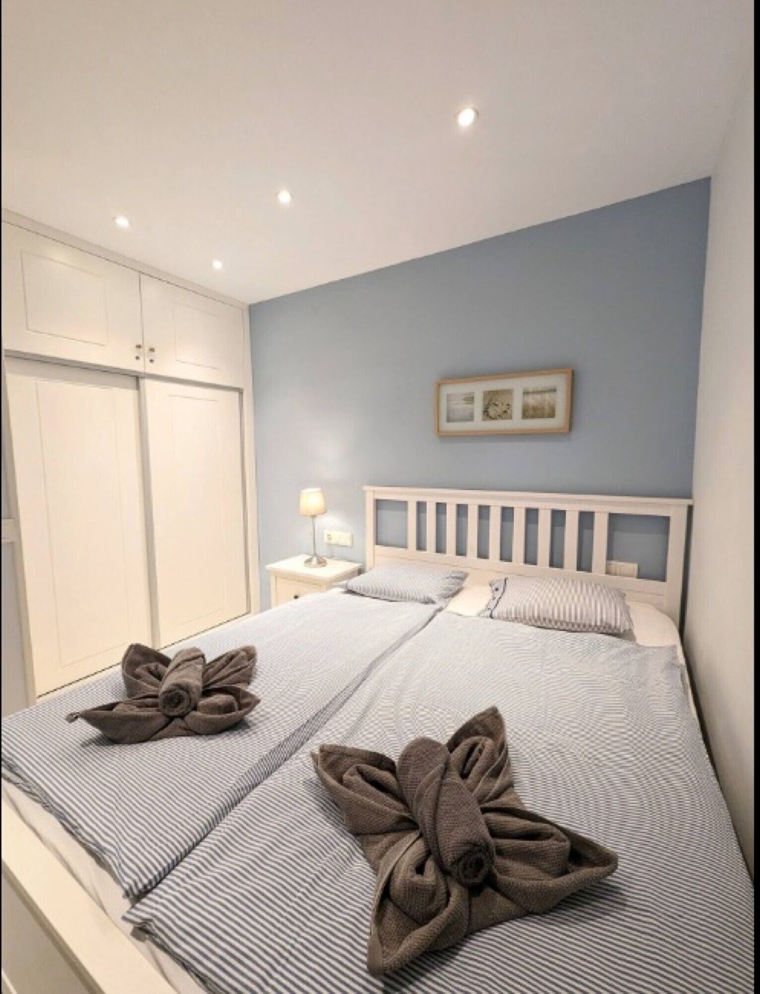 2 chambres, fer et planche à repasser, Wi-Fi, draps fournis