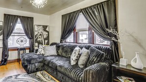 Hús (4 Bedrooms) | Að innan