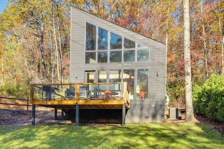 Apartment (2 Bedrooms) | Interior. 4 Mi to Dtwn Brevard: Modern Pisgah Forest Getaway