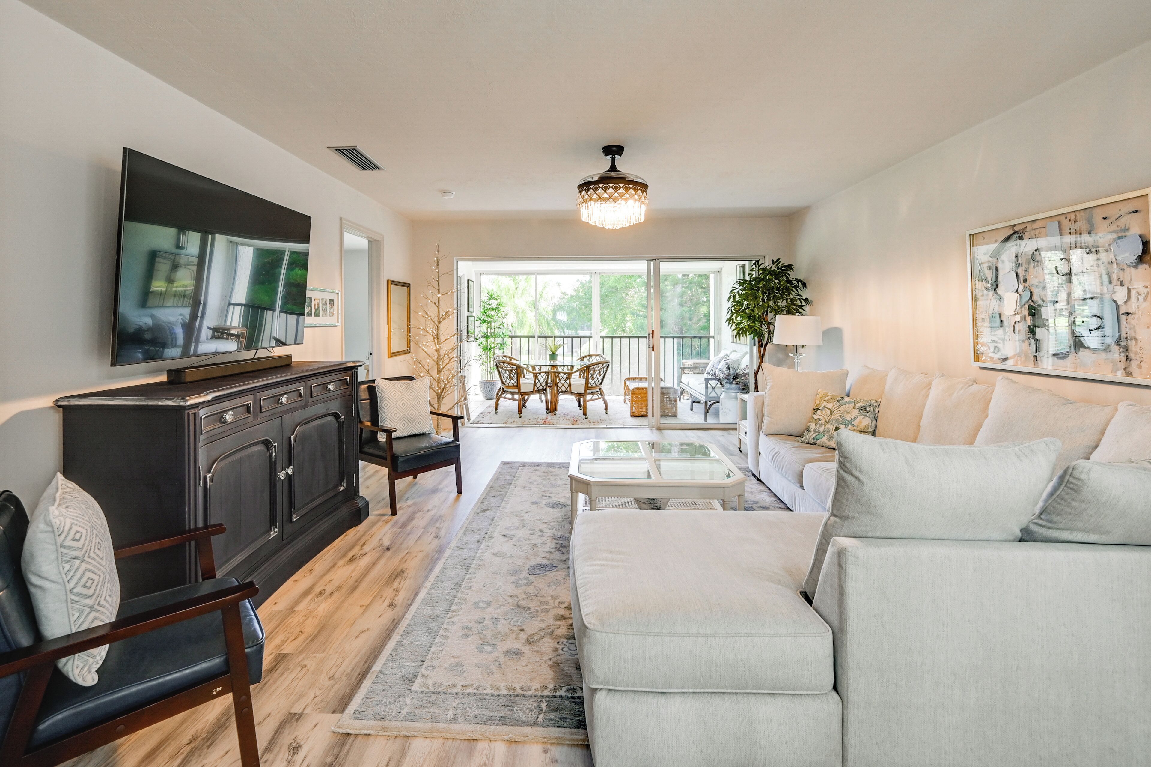 Apartment (2 Bedrooms) | Front of property