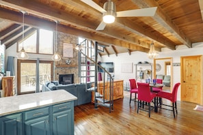 House (2 Bedrooms) | Interior - Walk to Slopes: Mars Hill Resort-style Mtn Chalet (Mars Hill)