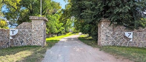 Fachada de la propiedad