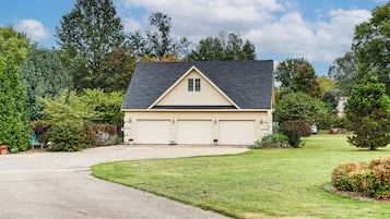 Apartment (1 Bedroom) | Interior