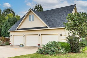 Apartment (1 Bedroom) | Interior - Near Hiking & Biking: Pet-friendly Rogers Getaway! (Rogers)