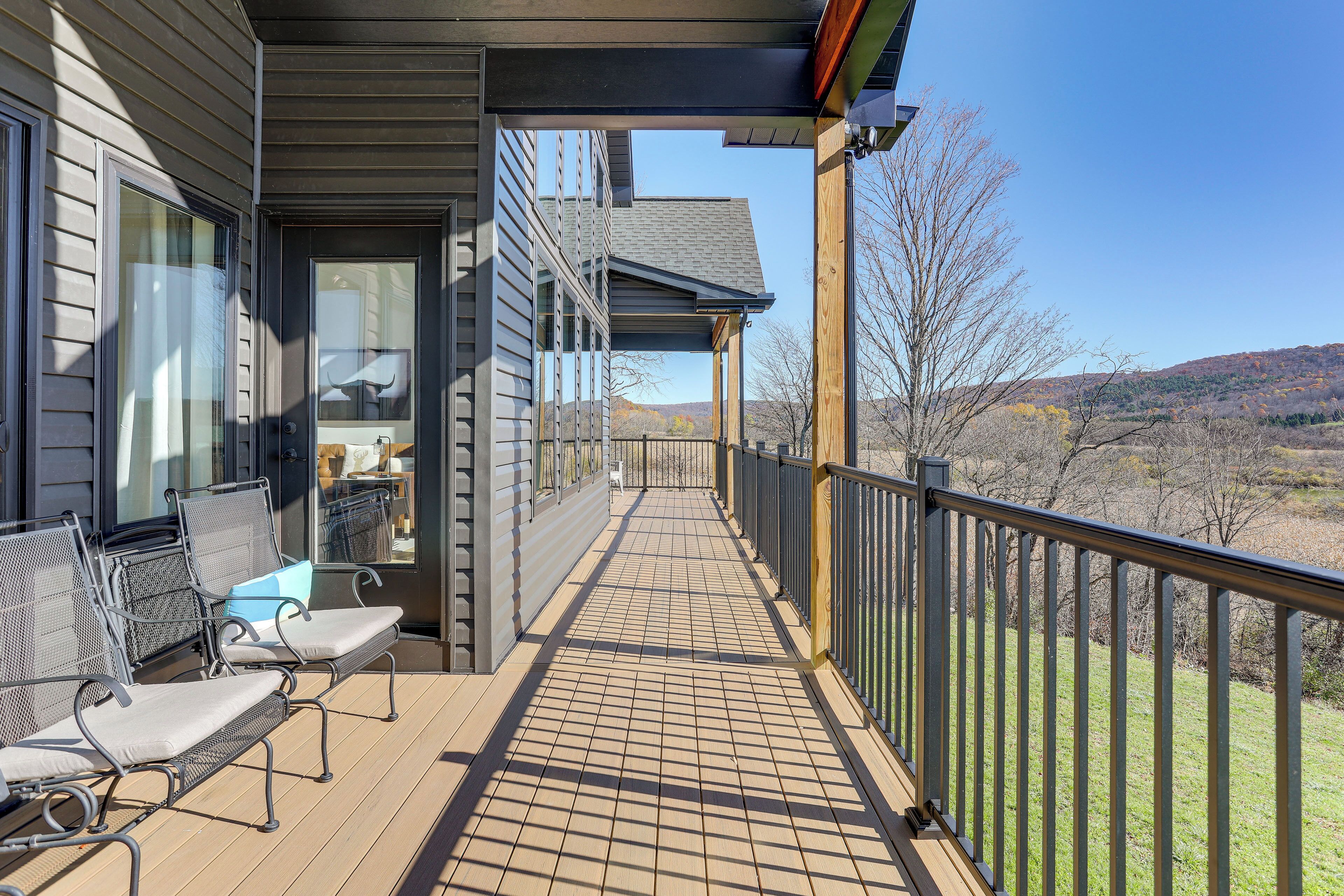 House (5 Bedrooms) | Interior