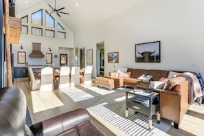 House (5 Bedrooms) | Interior