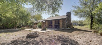 6 Mi to Laughlin Afb: Cozy Studio w/ Private Yard