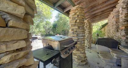 6 Mi to Laughlin Afb: Cozy Studio w/ Private Yard