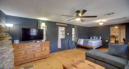 6 Mi to Laughlin Afb: Cozy Studio w/ Private Yard