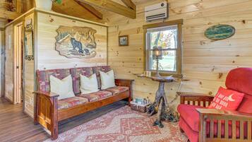 House (1 Bedroom) | Interior