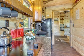 المنشأة من الداخل