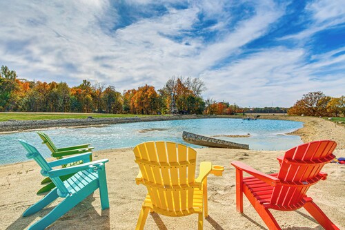 Outdoor Oasis w/ Fire Pit & Dock: Galion Log Cabin