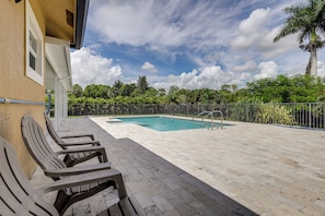 Interior - Outdoor Kitchen & Patio: Loxahatchee Oasis! (Loxahatchee)