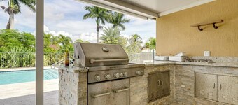 Outdoor Kitchen & Patio: Loxahatchee Oasis!