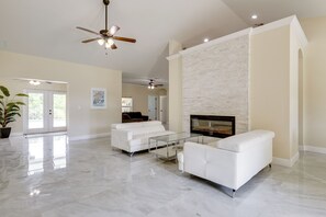 Interior - Outdoor Kitchen & Patio: Loxahatchee Oasis! (Loxahatchee)