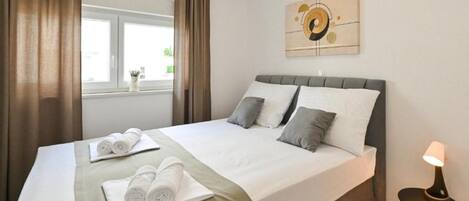 2 soverom, safe på rommet, strykejern/-brett og wi-fi (inkludert)