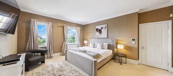 Lovely 8 Bedroom Mansion- Chigwell