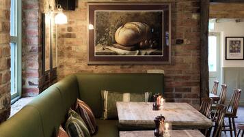 Breakfast, lunch and dinner served