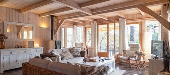 Charming all-wood villa with heated pool -4 bedrooms -3 bathrooms