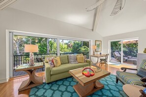 Smart TV - Slice of Paradise: Exquisite, Pet-Friendly Island Retreat w/ Pool! (Sanibel)