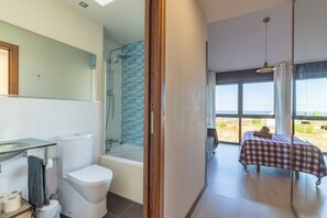 Shower, hair dryer, towels - Luxury Unique Villa Carolina by the Sea with Private Pool and Garden (Ribeira)