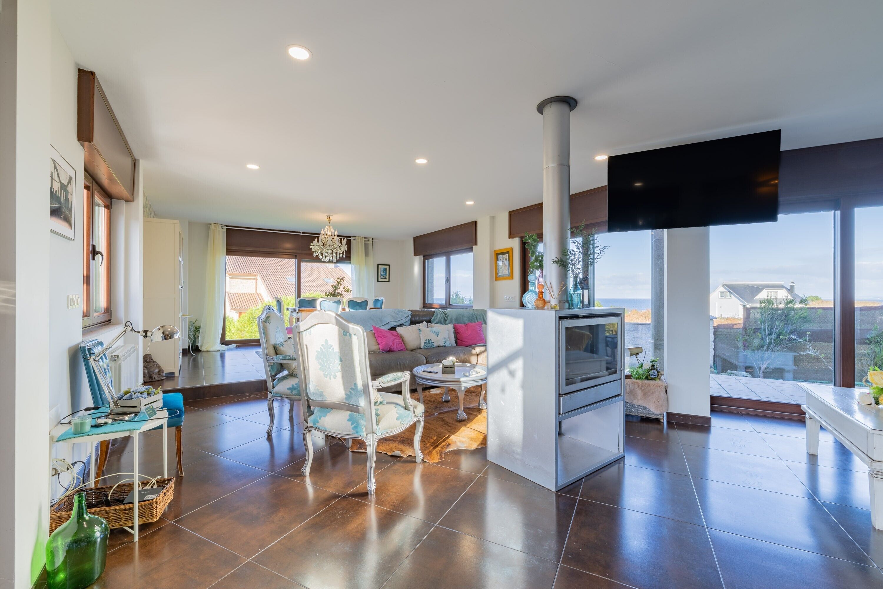 TV, fireplace, table tennis