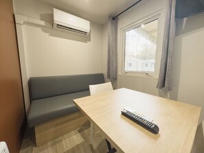 Casa de campo Premium, 1 habitación, Aire acondicionado | Cocina privada | Microondas, trona infantil y utensilios de cocina