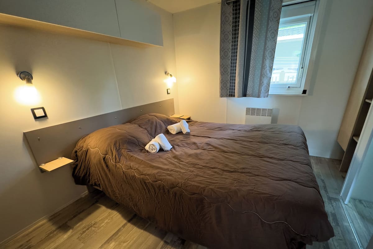 Blackout drapes, soundproofing, free WiFi, wheelchair access