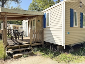 Bungalow, 2 Bedrooms, Balcony | Blackout drapes, soundproofing, free WiFi, wheelchair access