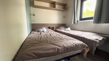 VerdunkelungsvorhÀnge, schallisolierte Zimmer, kostenloses WLAN