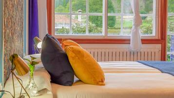 5 slaapkamers, een strijkplank/strijkijzer, wifi, beddengoed