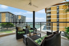 Apartment | 2 bedrooms - Zen Paradiso Harbour View Pool Balcony (Darwin)
