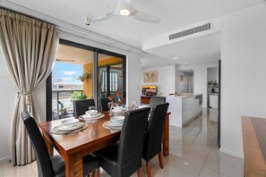 House | 2 bedrooms - Zen Paradiso Harbour View Pool Balcony (Darwin)
