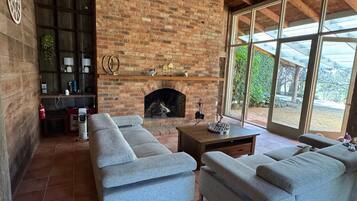 Smart TV, fireplace, offices