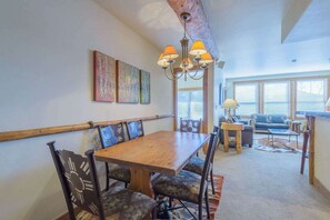 Dining - Black Bear Cabin, shared hot tub, walk to slopes! (Crested Butte)