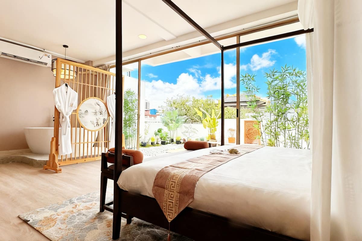 Luxury Double Room, Garden View | Desk, laptop workspace, blackout drapes, soundproofing