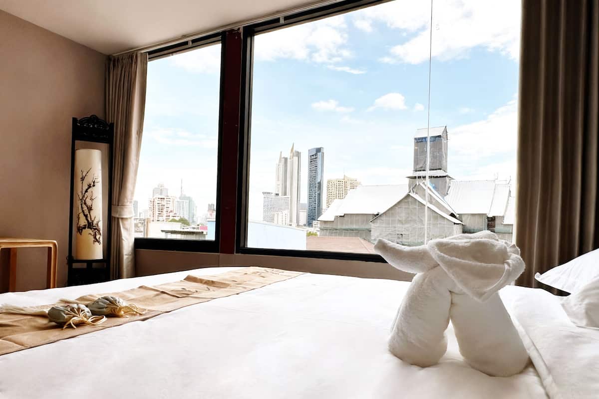 Deluxe Double Room, City View | Desk, laptop workspace, blackout drapes, soundproofing