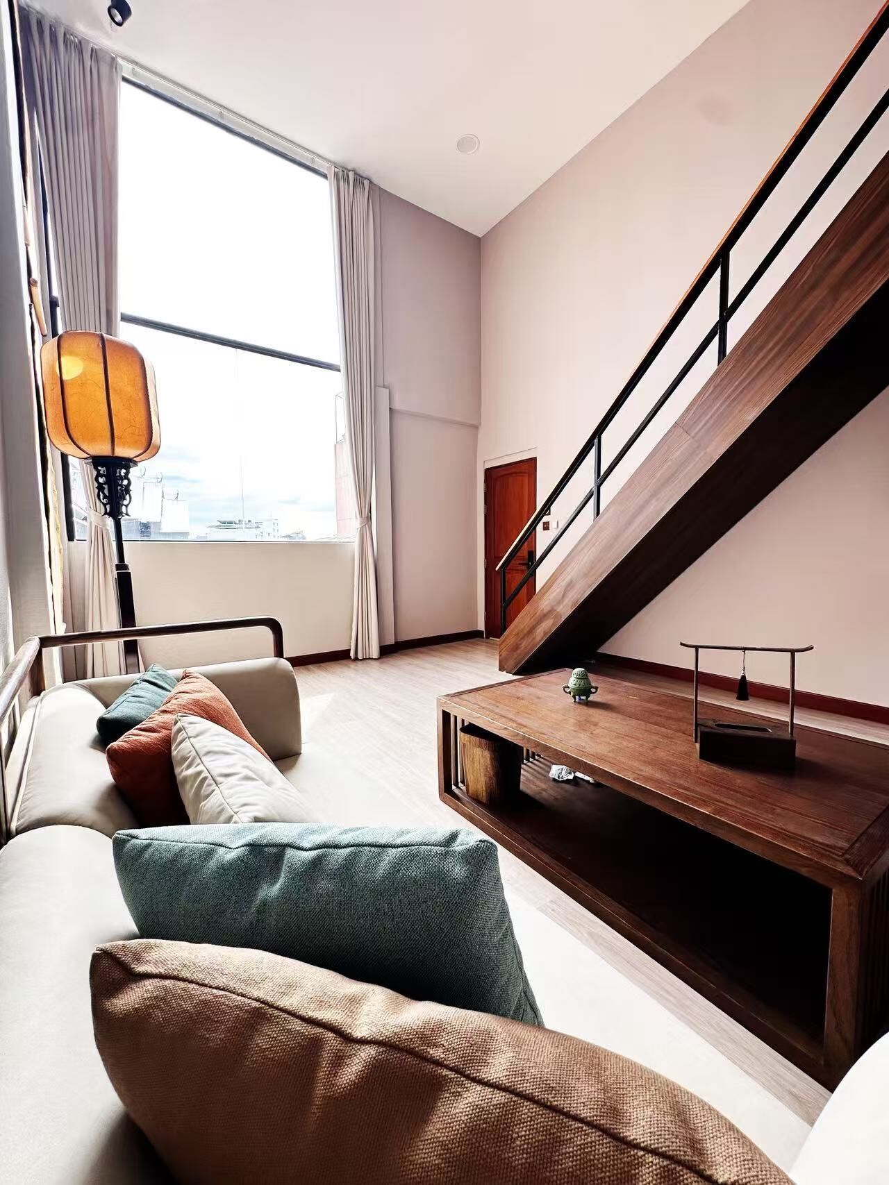 Deluxe Double Room, City View | Desk, laptop workspace, blackout drapes, soundproofing