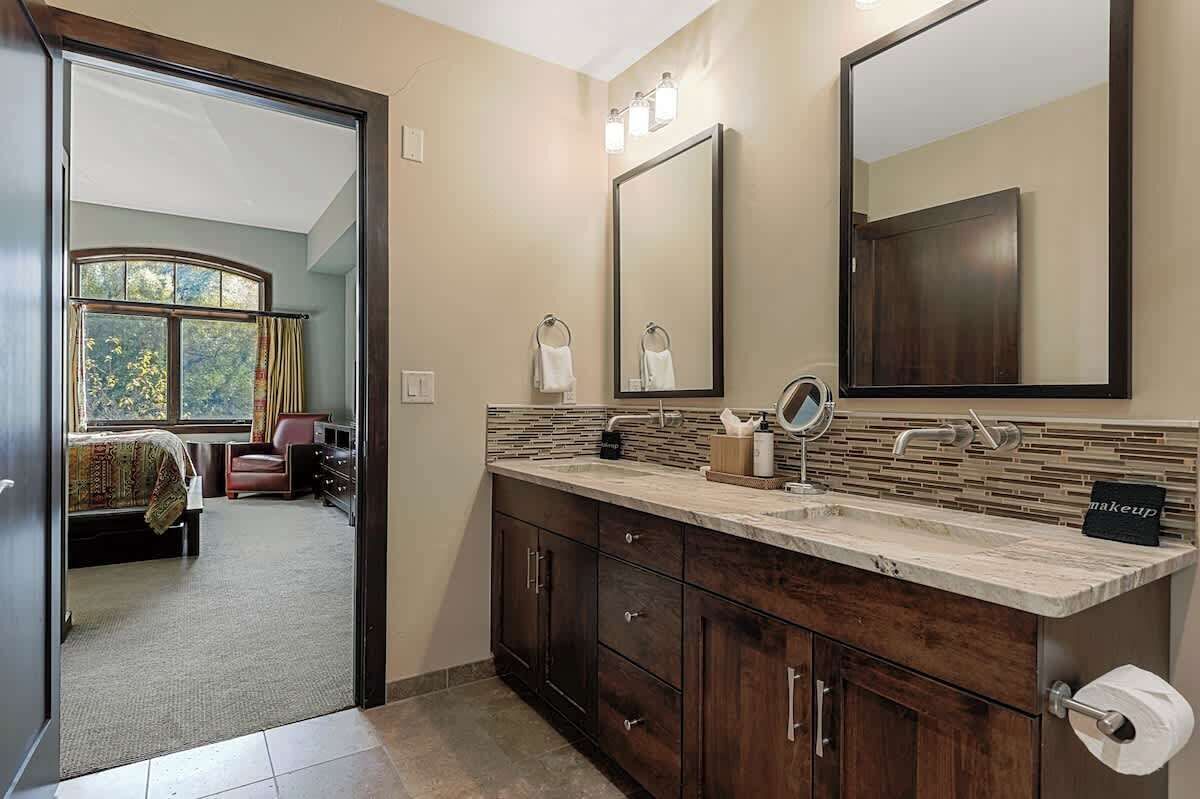 2 多间卧室、熨斗/熨衣板、WiFi、床单