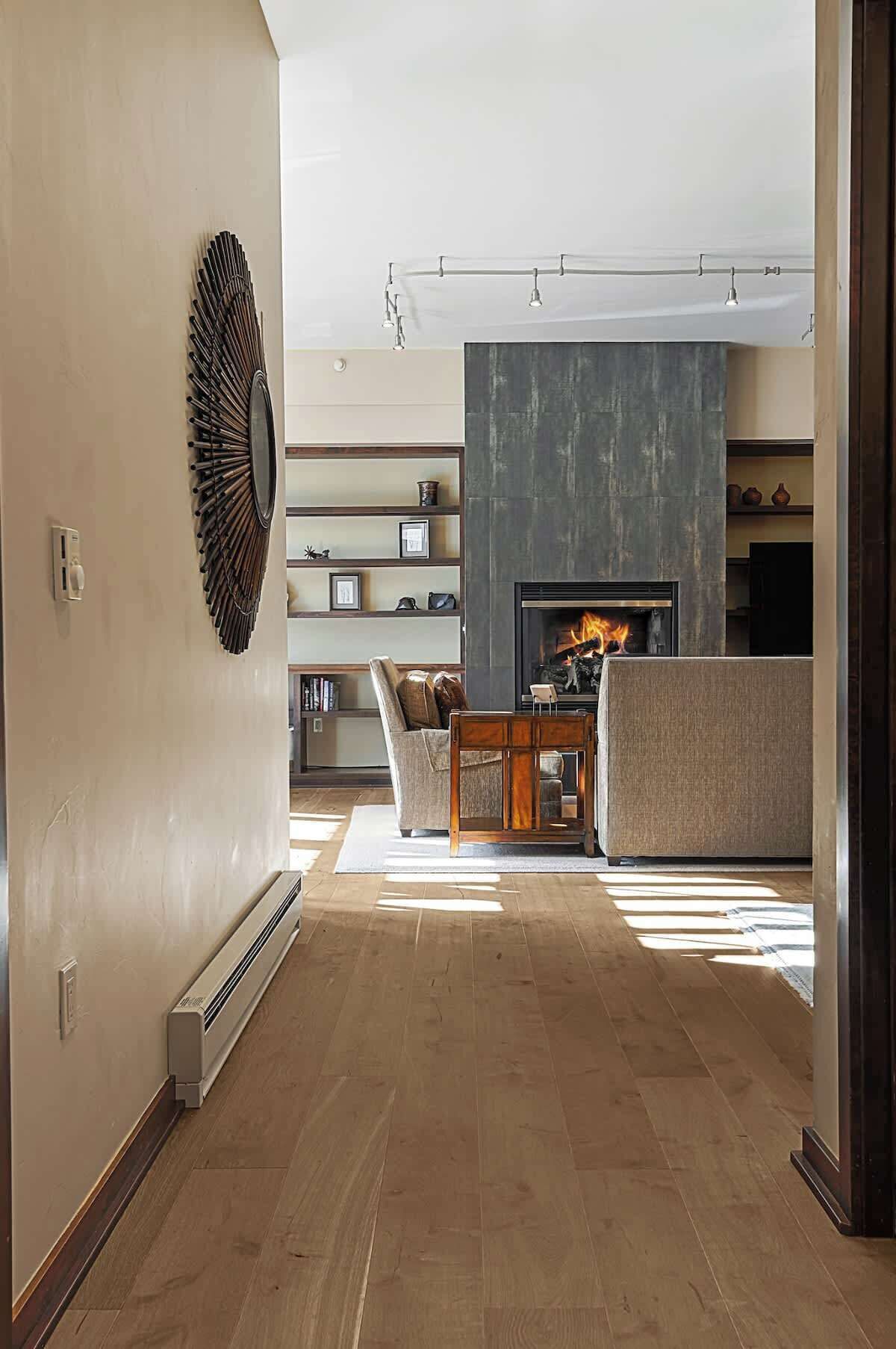 Fernseher, Kamin, Arbeitsbereiche