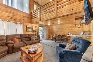 TV - LAKESIDE BRIMWATER: Henrys Fork Private Beach Dock Fishing Yellowstone UTV Snowmobile Trails (Island Park)