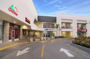 Exterior - Dona Antonia Terrace near Carrefour (Santo Domingo)