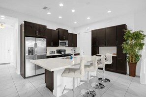 Townhome - 5 sovrum | Eget kök | Kylskåp, ugn, kaffe- och tebryggare och brödrost